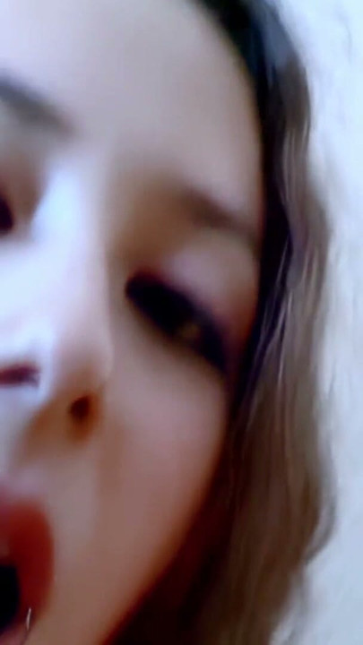 Doğulu güzellik Safia ilk ve tek porno videosunda | Klip 2