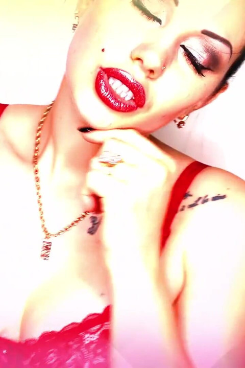 Cum to my red glossy lips and red lustful shapes