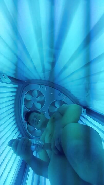 Monster air mani di tanning bed