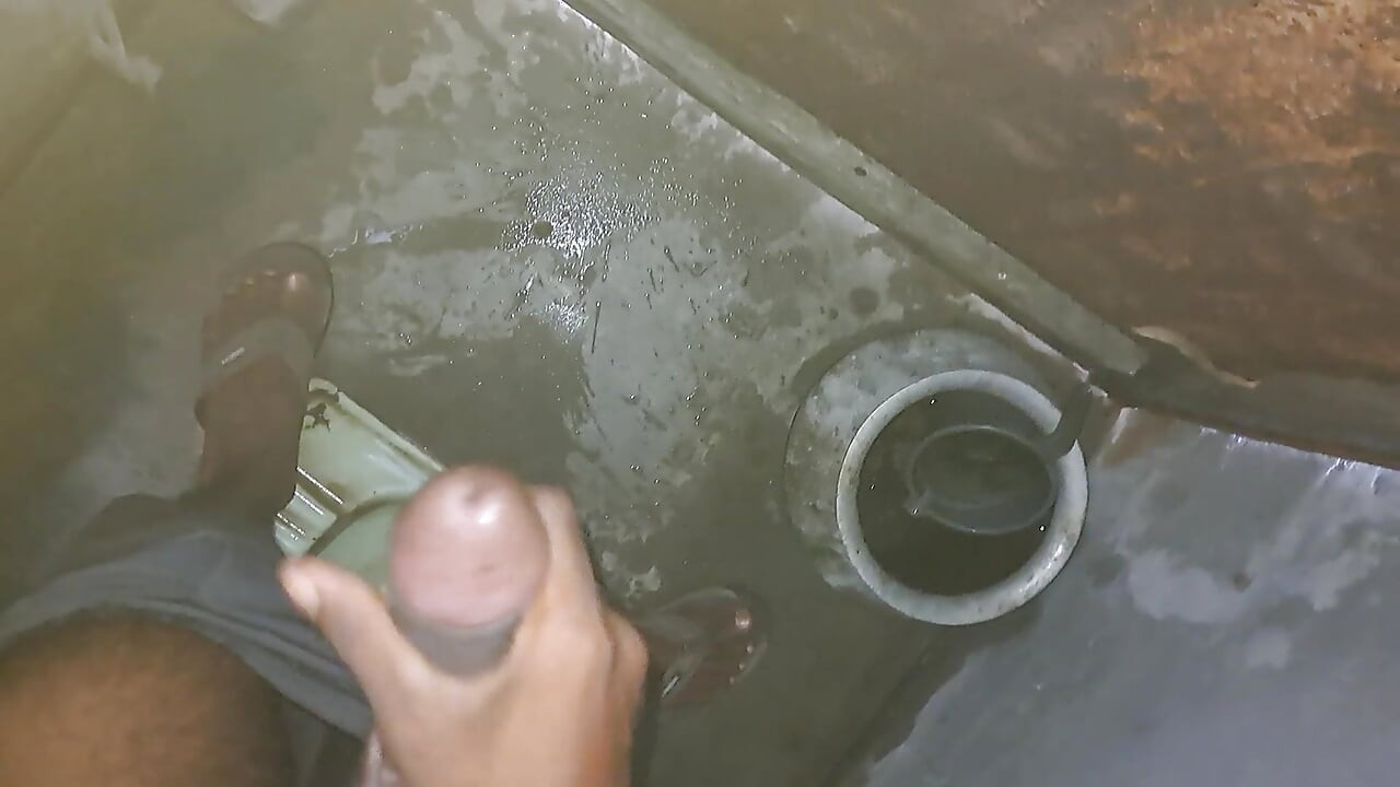 Young boy handjob in solo desi boy masterbation in bathroom