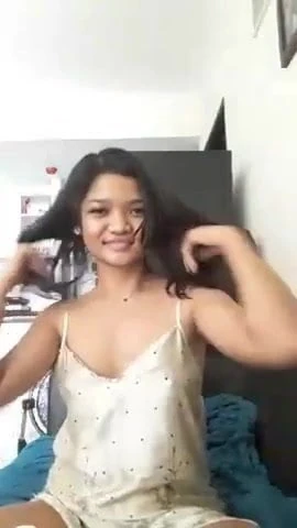 miss bv no bra