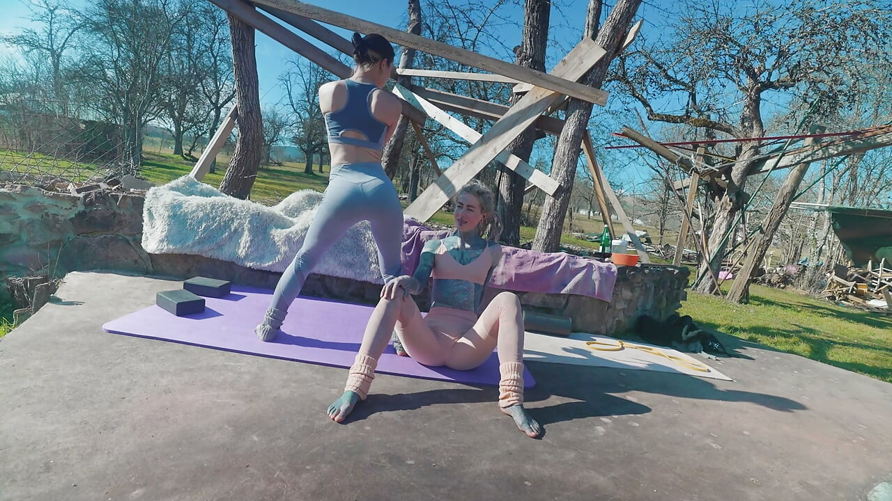 JOI Voyeur Stretching in Yogapants with Anuskatzz - English Version
