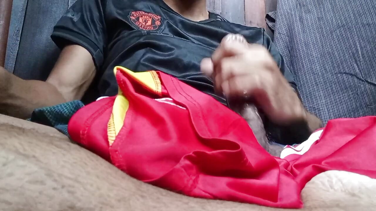 Un garçon desi se masturbe