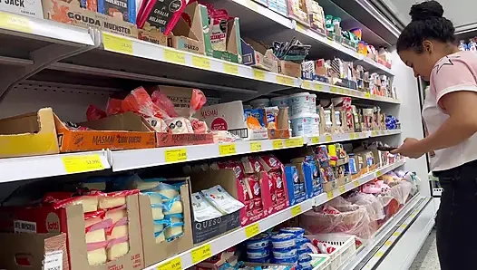 nachbarin im supermarkt