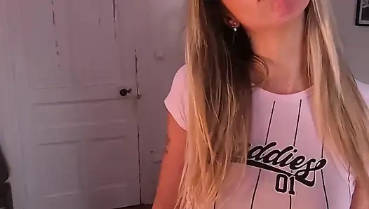 Blowjob dengan geekku Ray Scott, oleh aktris porno Polly Gardel