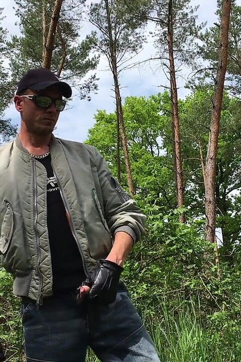 Outdoor Piss