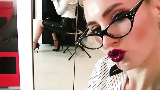 Cetakan lipstik guru