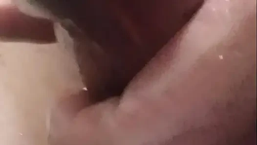 Dilinize büyük miktarda precum