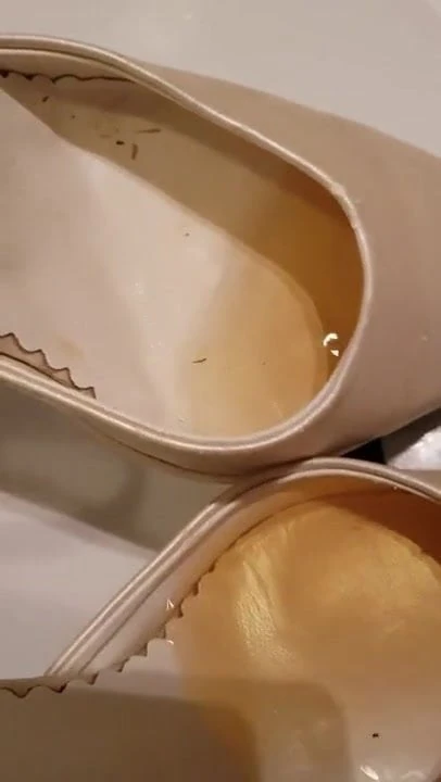 Pissing her shoes is always a pleasure