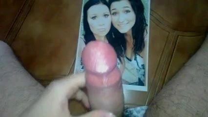 Lizzie & Carlee - Cum picture request