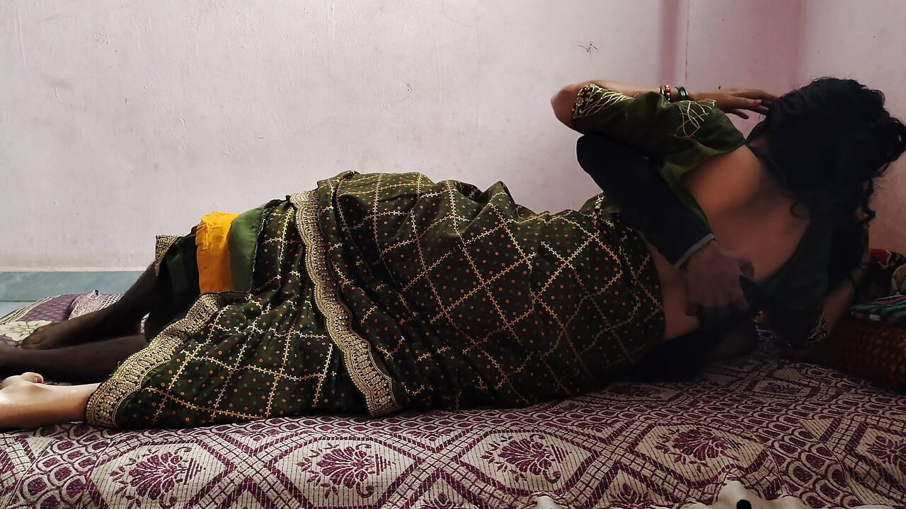 Pyasi Bhabi Devar ke lund par tut padi hindi sex
