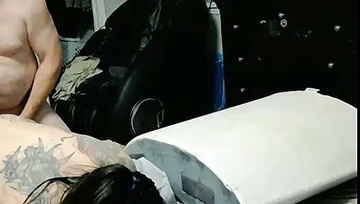Istri dientot kontol suaminya sendiri