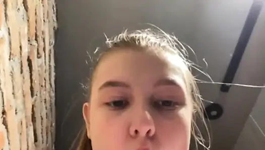 Masturbating in the gym with jucielussie