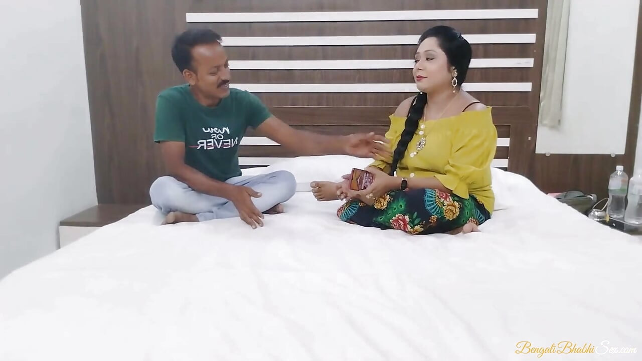 Bonita peituda indiana bengali madura milf desi bhabhi fodida por Devar