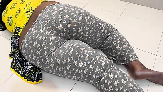 Adik tiri tamil dengan pantat bahenol 19 tahun dientot sama abang tiri punjabi saat lagi beristirahat di kamarnya - mani muncrat anal