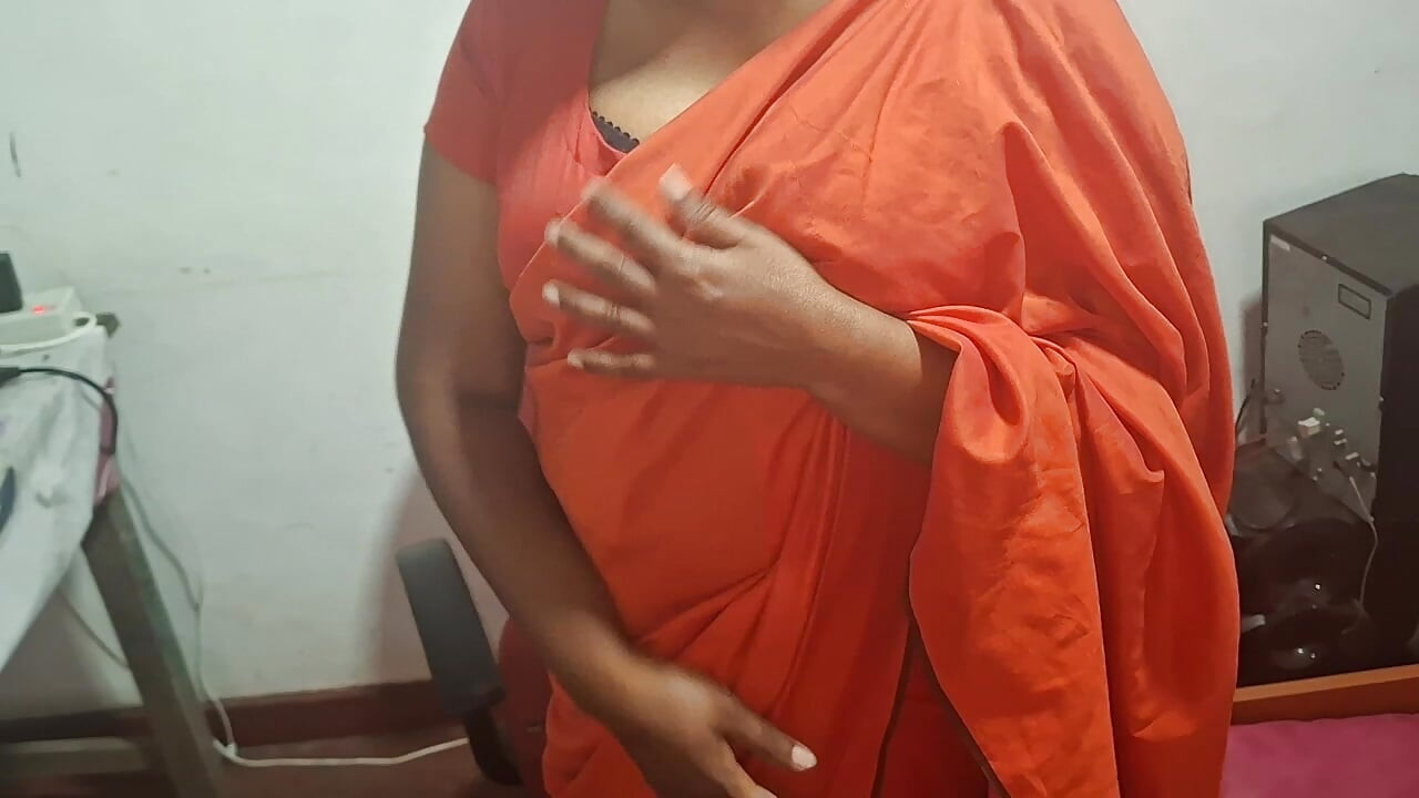 Ibu tiri berbokong besar