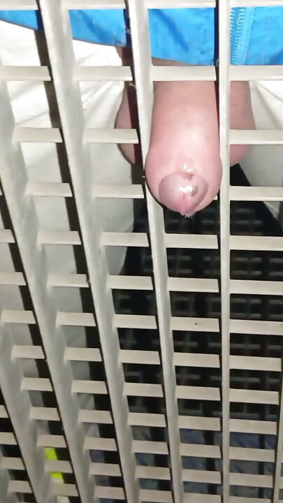Pornót nézni és rúddal baszni