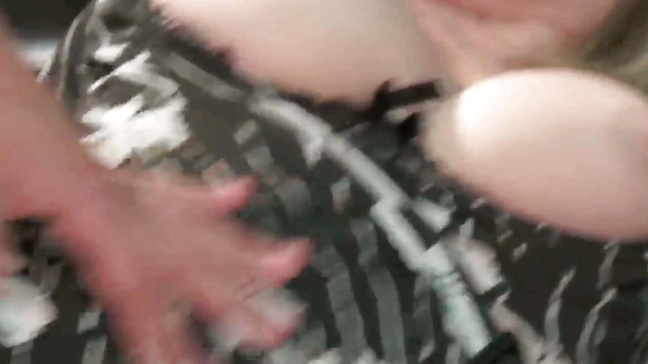 Sexy Girl Get Banged in the Car