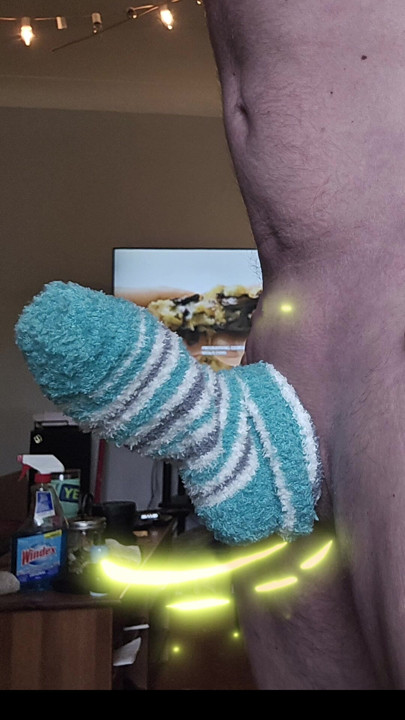 Harde lul die ochtend. Ik heb het aangekleed. Sexy sok op mijn pik.