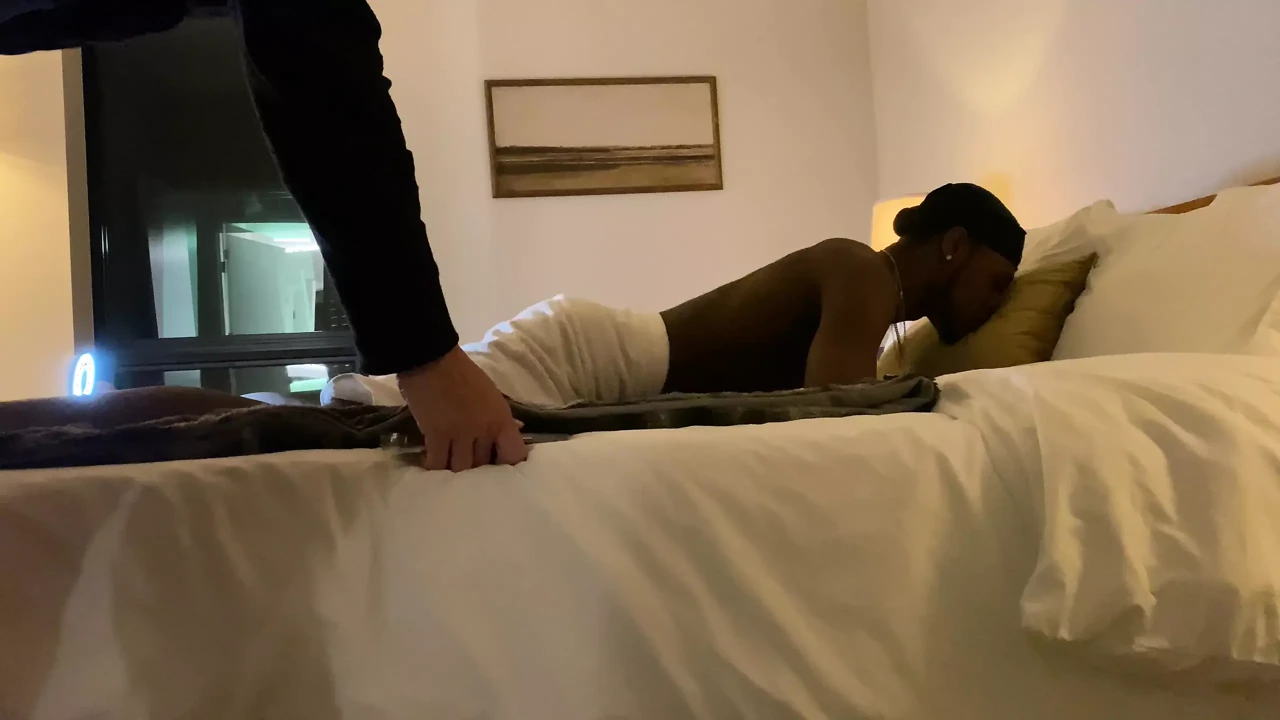 Bigdaddykj: Married Masseuse Sucks Big Daddy’s Big Black Dick