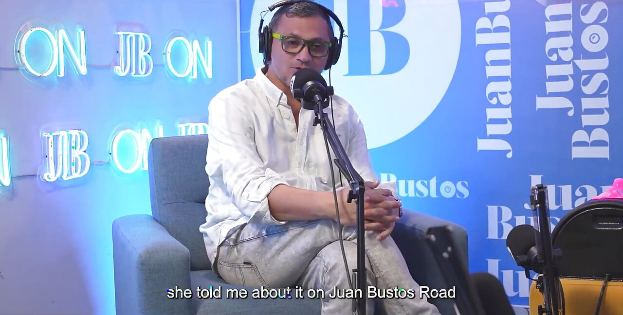 Better Than Her Toys! Mollysmith Squirts All Over the Sybian Machine on Juan Bustos Podcast