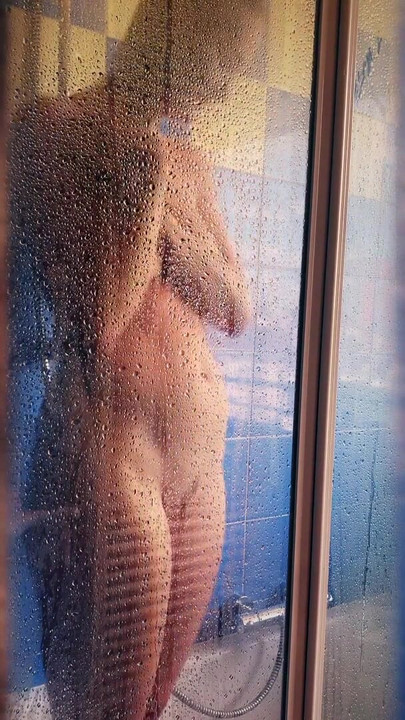 Memorable moment from "Watch me play & shave in my shower - Voyeur Time with Annika Belle"