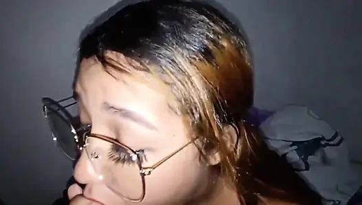 Cewek sange rambut cokelat ini dientot habis-habisan sama kontol besar sampai hamil besar