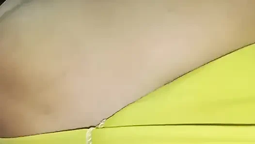 Ich habe die dicke muschi meiner ehefrau gestreichelt. Teil 1