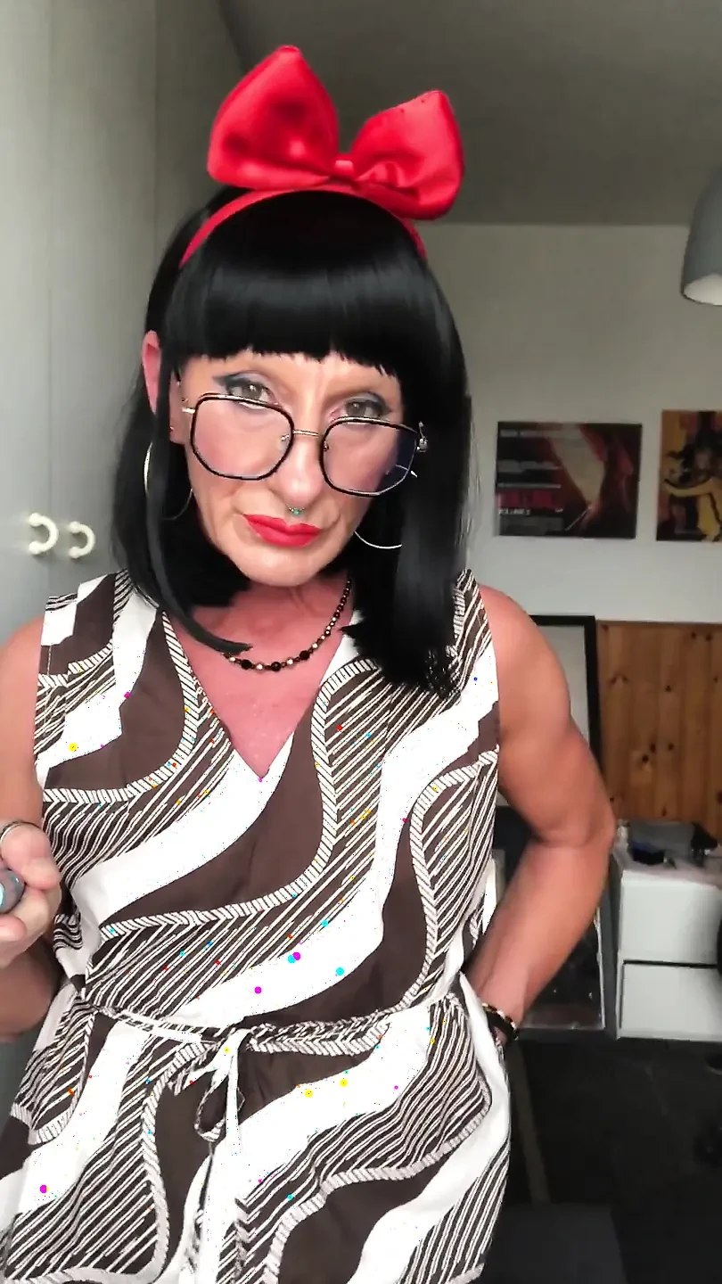 Andreina sexy bronzeada milf