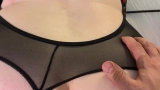 Blonde MILF mit dickem Arsch gepeitscht und gefickt, POV hinten