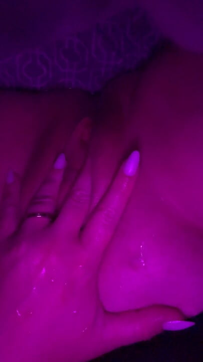 Cum filled cunt squirting so hard