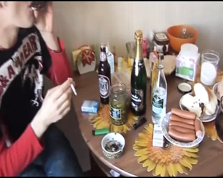 Amateur German babes sharing big dick in hot threesome