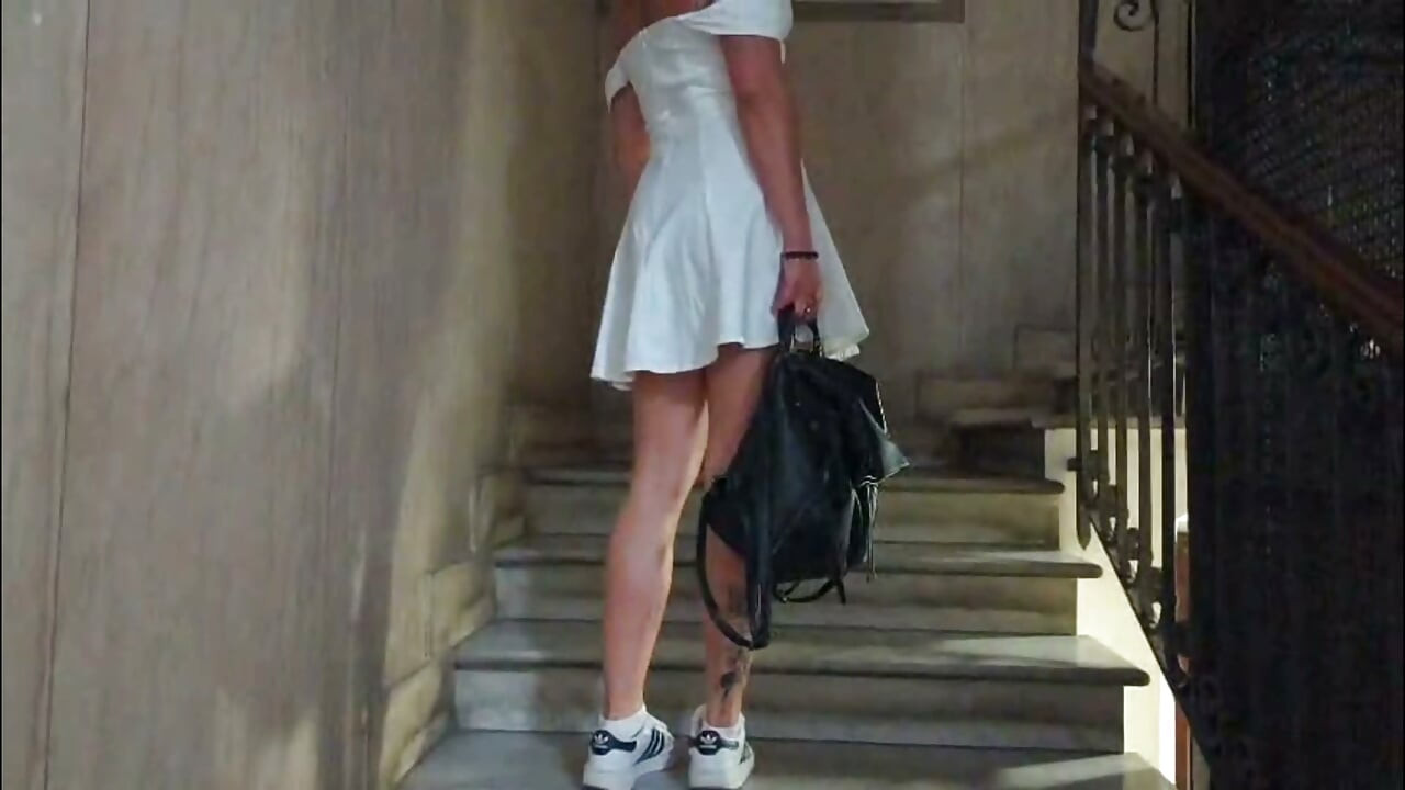 Picked up in Rome! Risky Villa Sex with No panties MILF.  Massive Creampie Finish