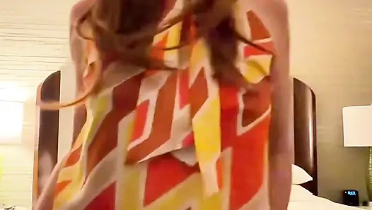 Kızıl saçlı groovy kız