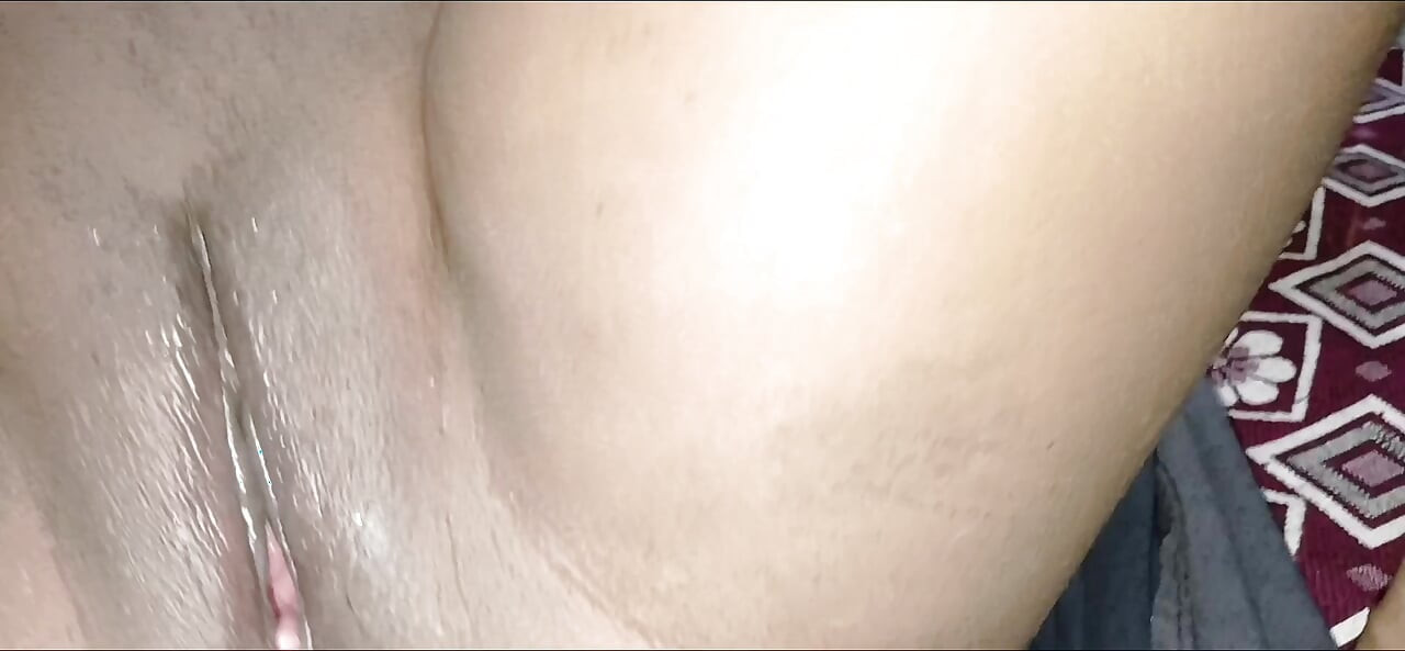 Indian Rajani is eating Bhabhi's delicious pussy