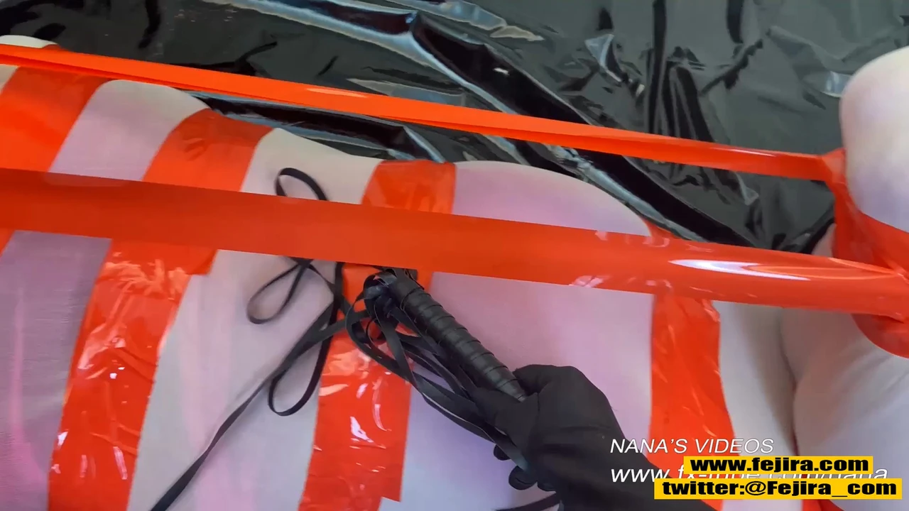 Fejira com – gadis-gadis yang di-hogtied dan berbagai alat penyiksaan