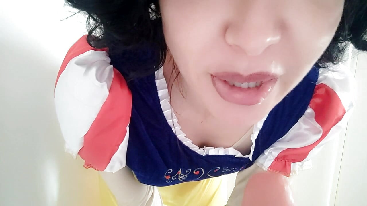 the beautiful Snow White is really too rude and speaks vulgar