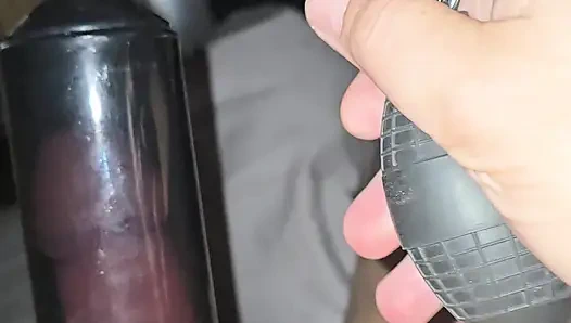 Pompalanan yarak hassas orta yaşlı seksi kadın amcığımı genişletiyor yakın çekim