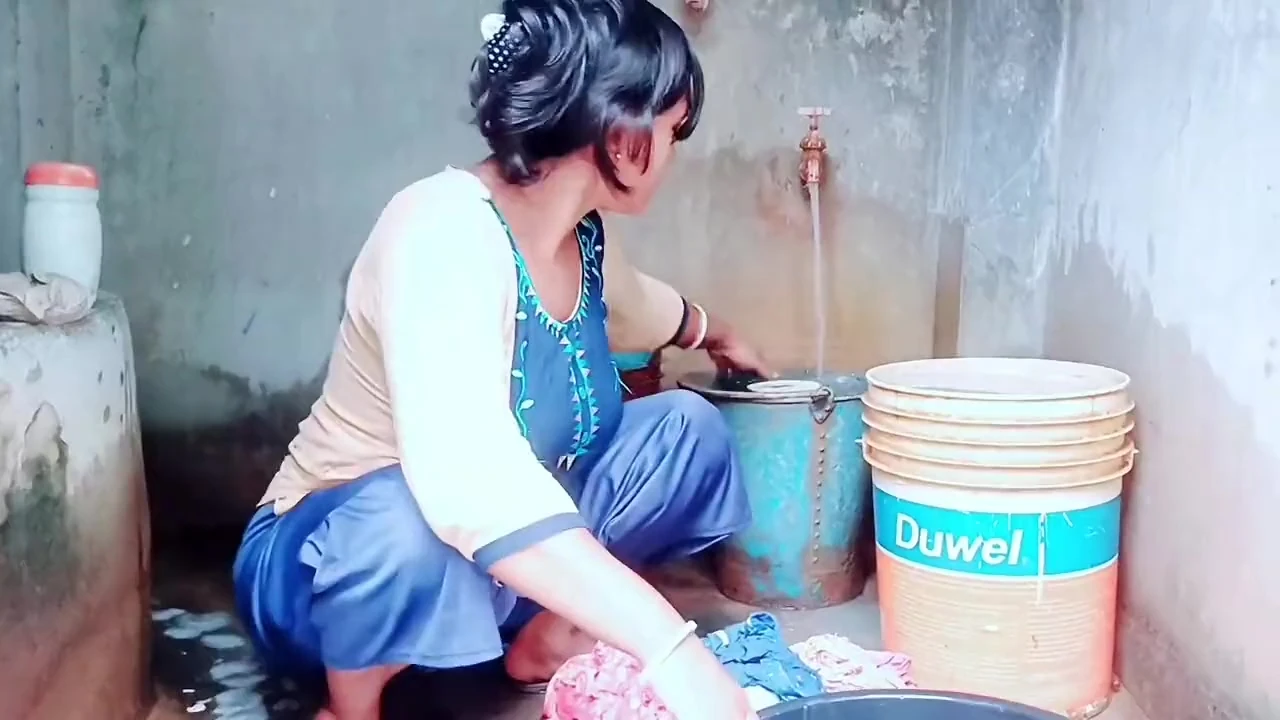 Bengalli kız kardeş yeni sari üvey erkek kardeşiyle çok sert seks yapıyor