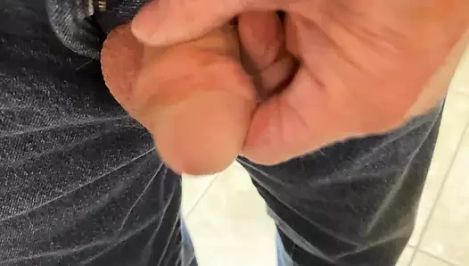 Yumuşak yarağı okşuyor
