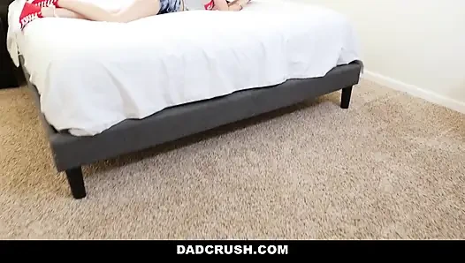 Twerking dan menunggangi kontol keras ayah tiriku