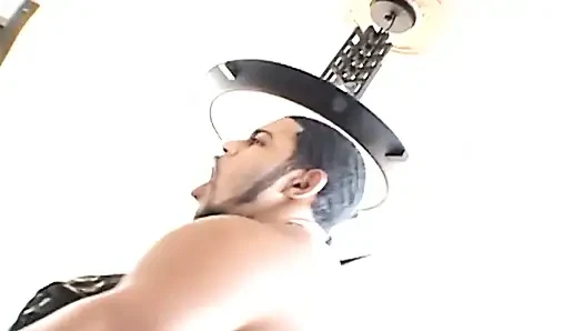 Pantat bahenol cewek semok kulit hitam ini dientot tanpa ampun sama kontol raksasa pria kulit hitam