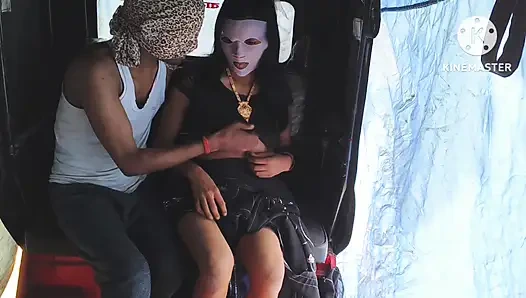 Musim 175. Bhabhi ngentot di e-rickshaw dengan pacar