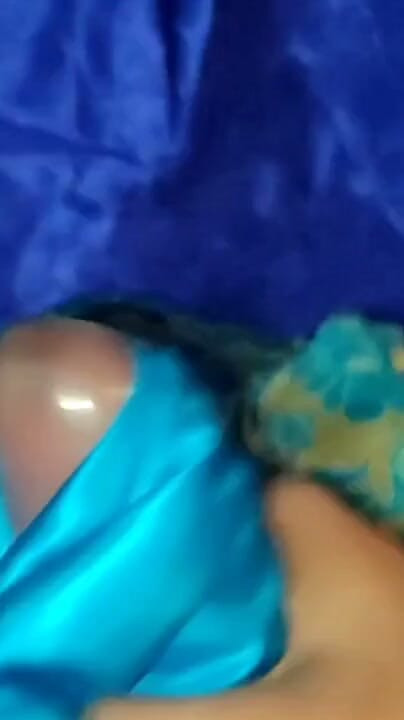 Satin silk handjob porn - Satin blue lehnga handjob of neighbour (139) | Clip 1
