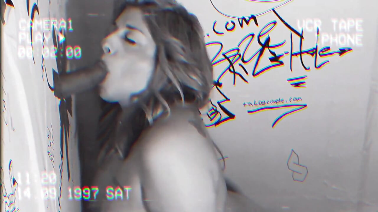 Rekaman seks ibu tiri di gloryhole