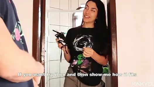 Горничная хочет так плохо пососать член своего босса! Отшпилили