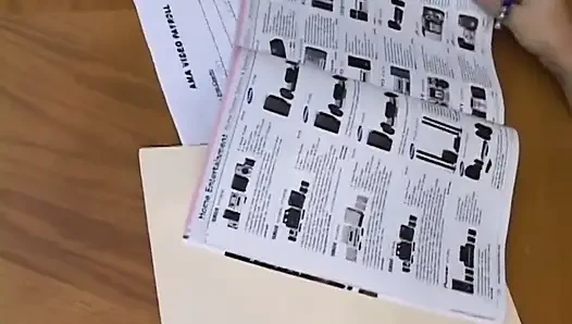 Молодую возбужденную студентку трахнул и выебал в лицо большой член