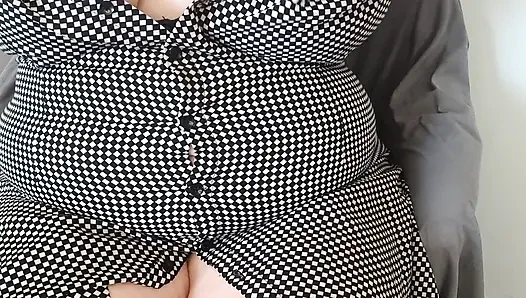 Stiefmutter masturbiert ohne mich !!! KLEIDUNG