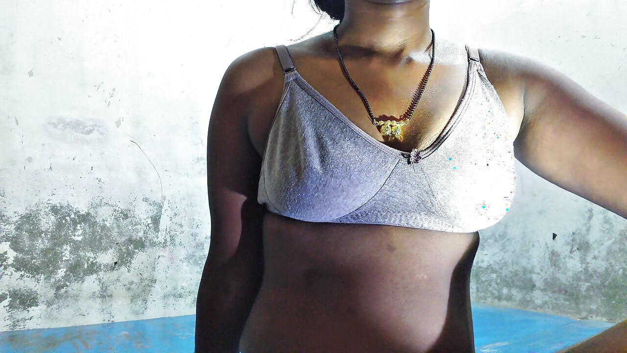Indian Desi Bhabhi Ki Tadaf aur Chut Ki Chudai Hindi Audio