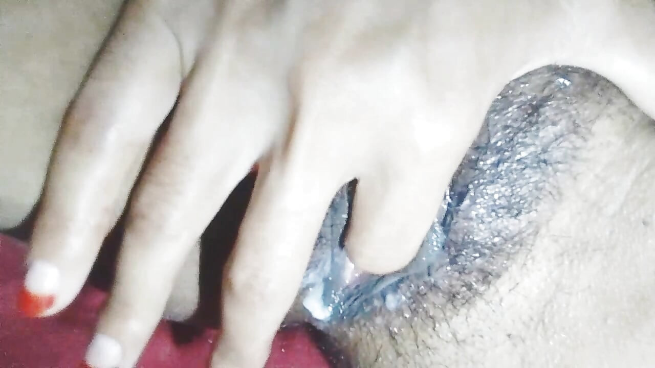 Yo mismo fingfering video.  Pueblo de Bangladesh, solo, chica de la escuela, video viral.